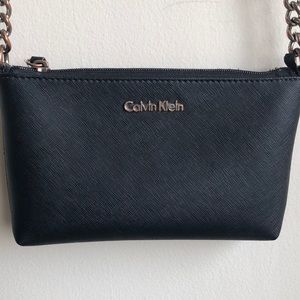 Calvin Klein cross body!